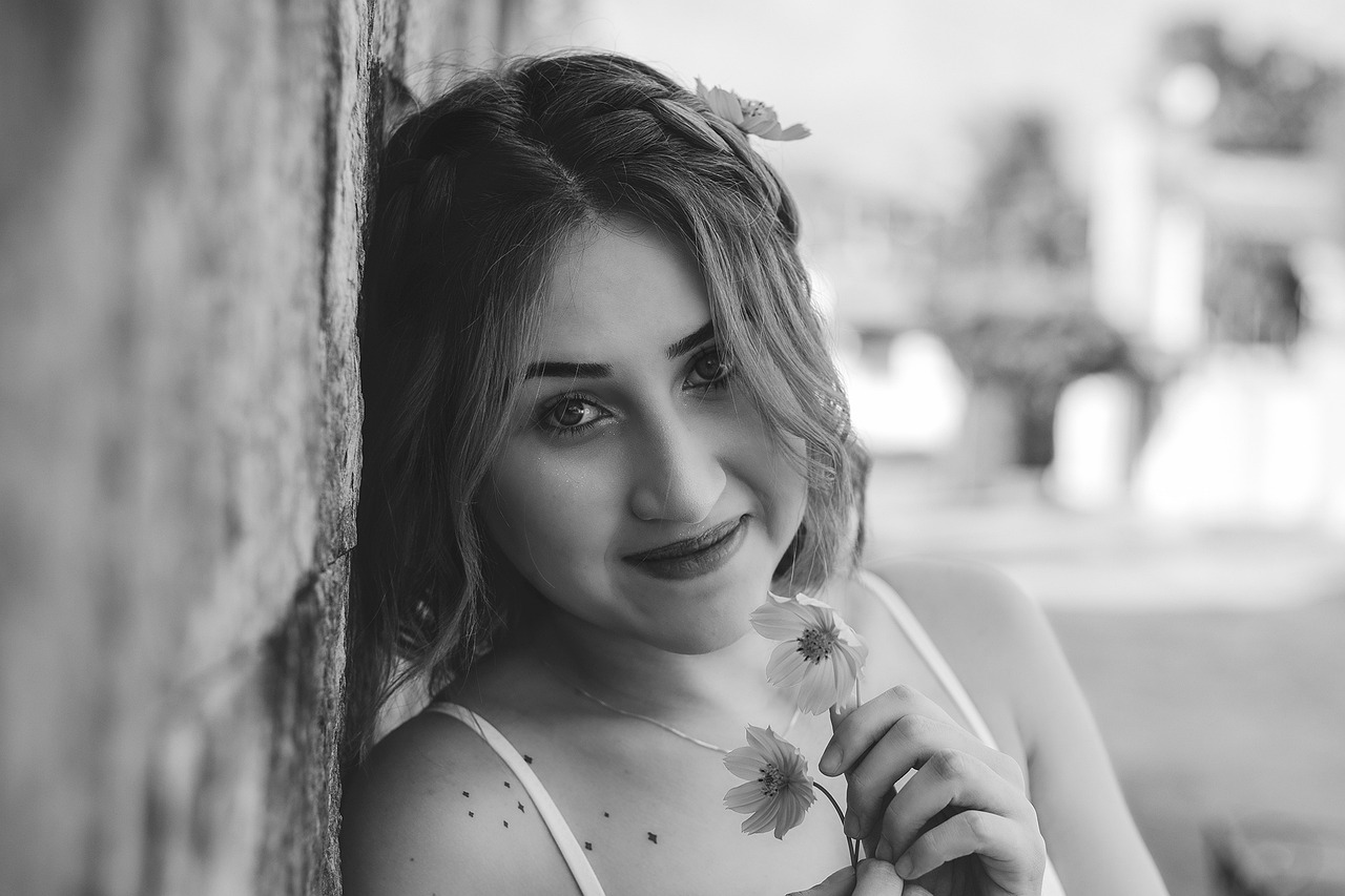 白澜最新璀璨光影时尚写真展现魅力风采