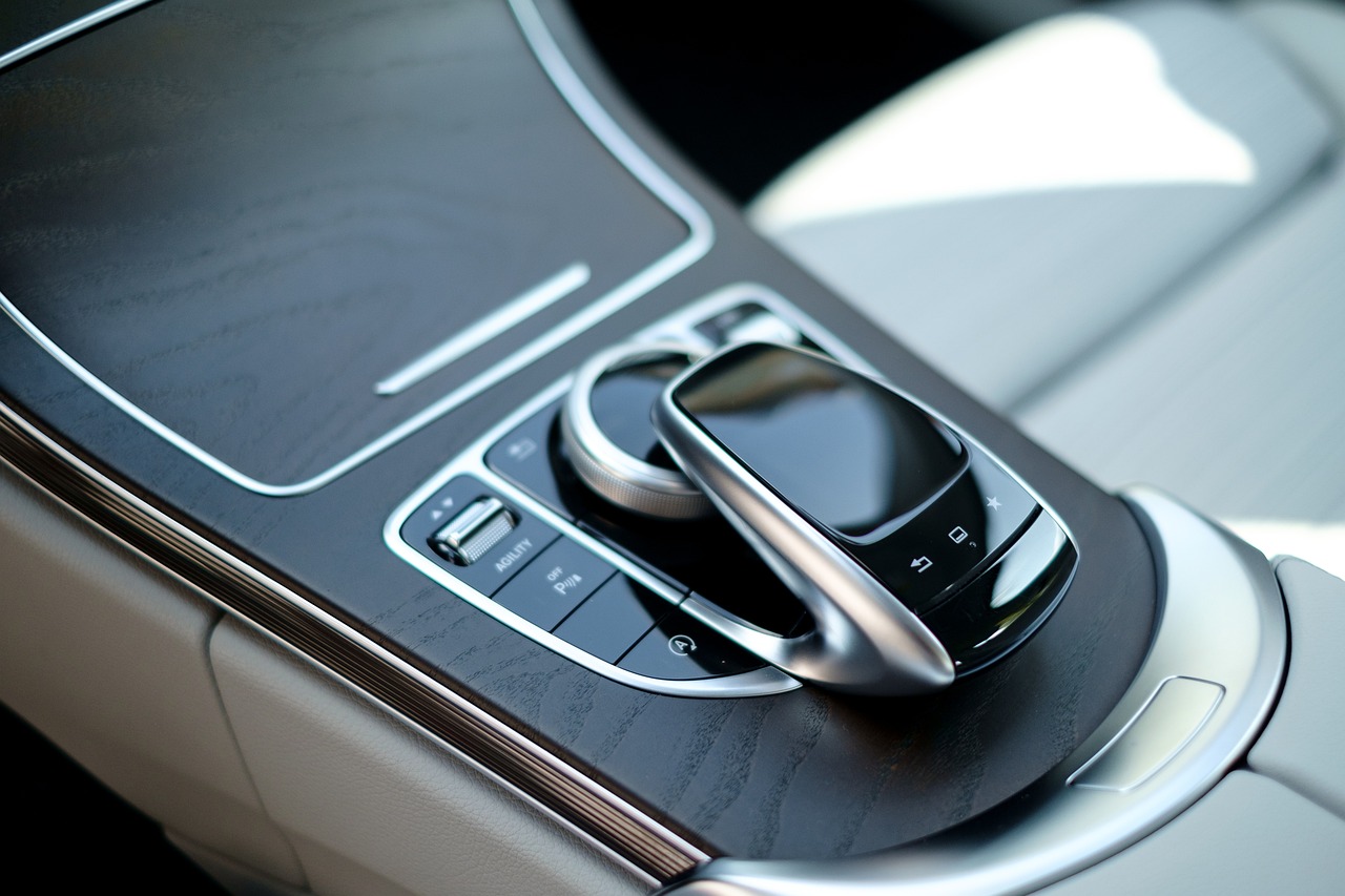 奔驰辅警最新动态，技术革新与服务升级进展