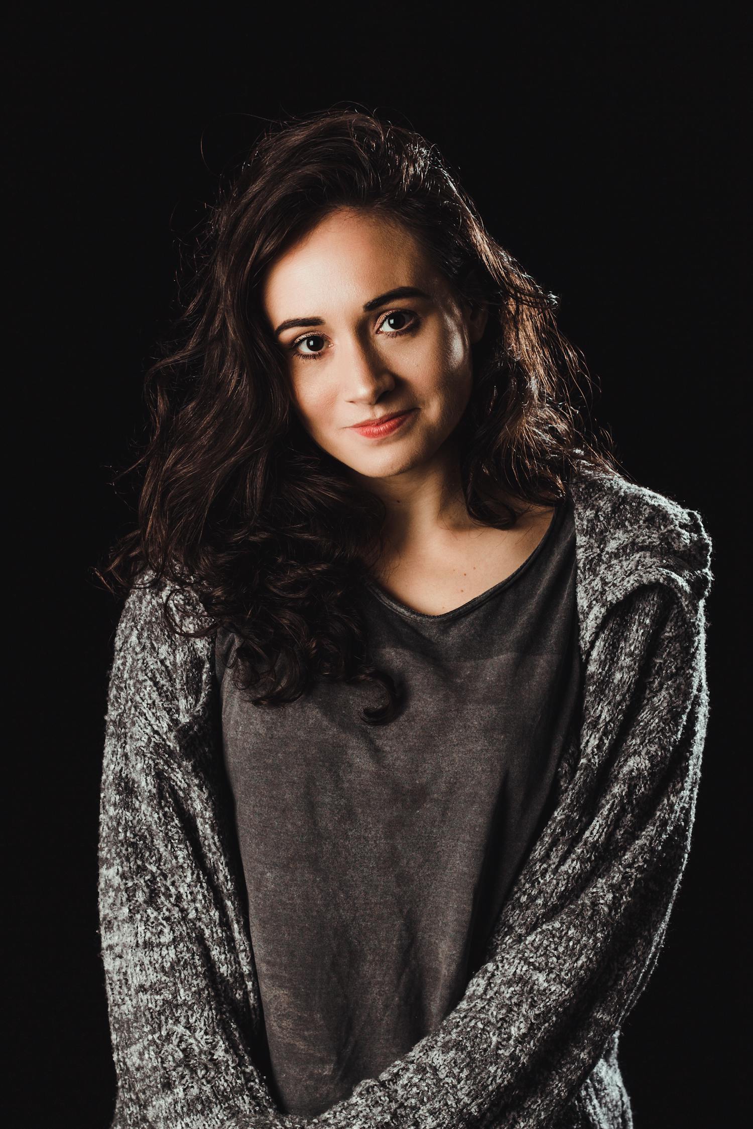 曼妮芬最新款时尚女装,潮流引领,优雅魅力尽显