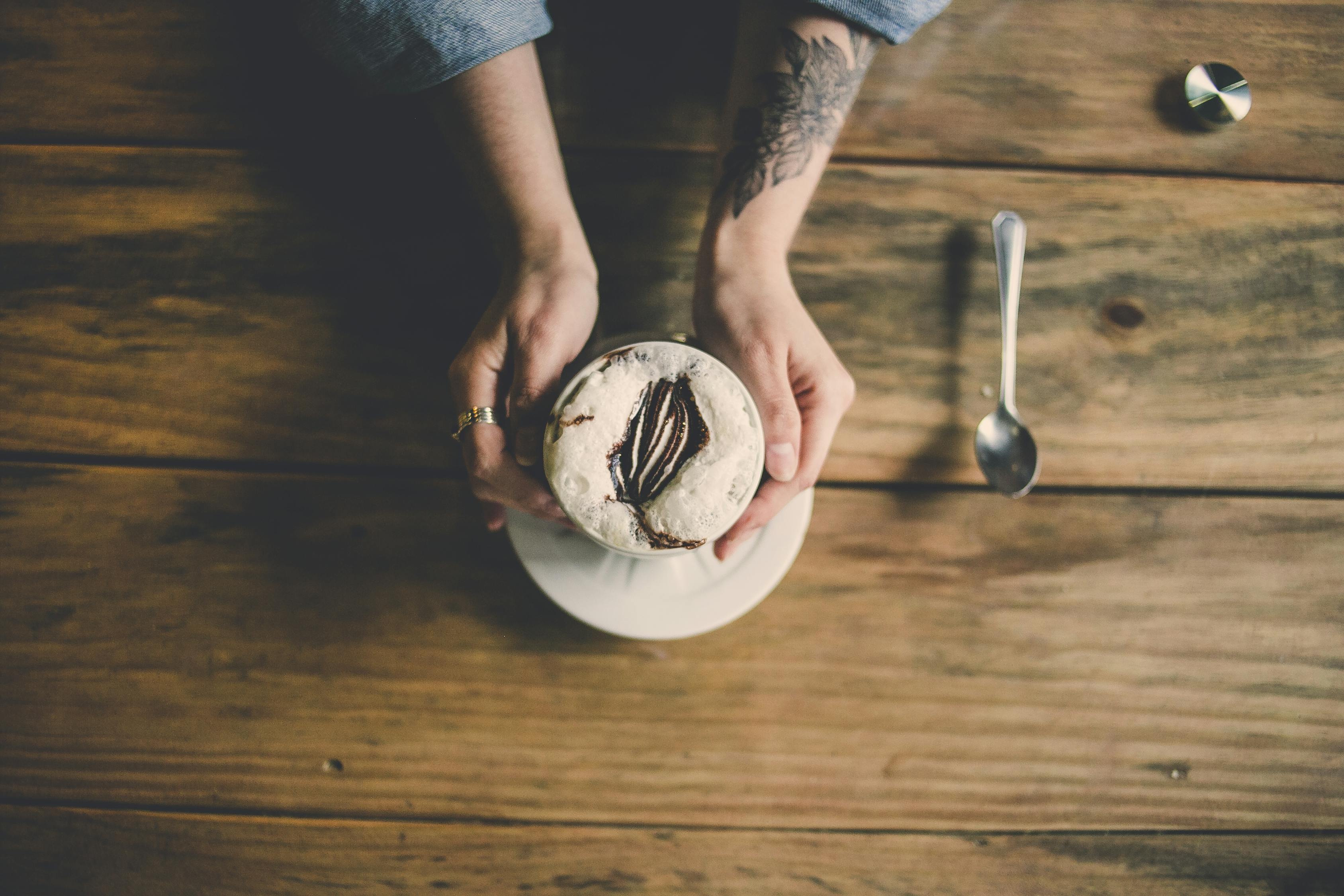 最新手指纹身图流行趋势，纹身文化意义与手指纹身图案大热