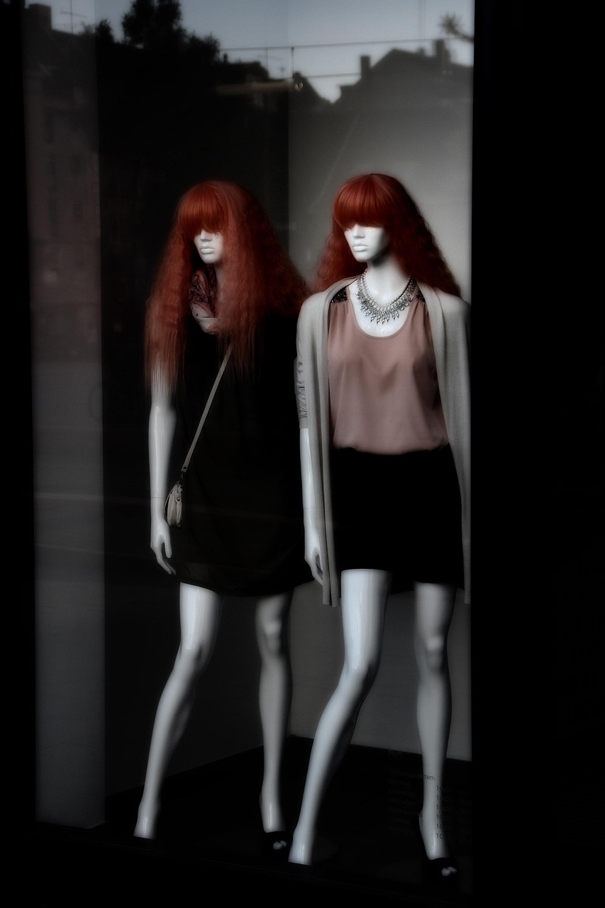 美女最新街拍,时尚潮流的生动展现