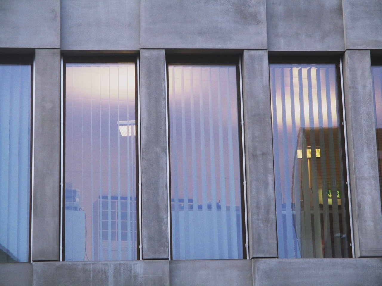 最新门套线设计趋势与材料革新概述