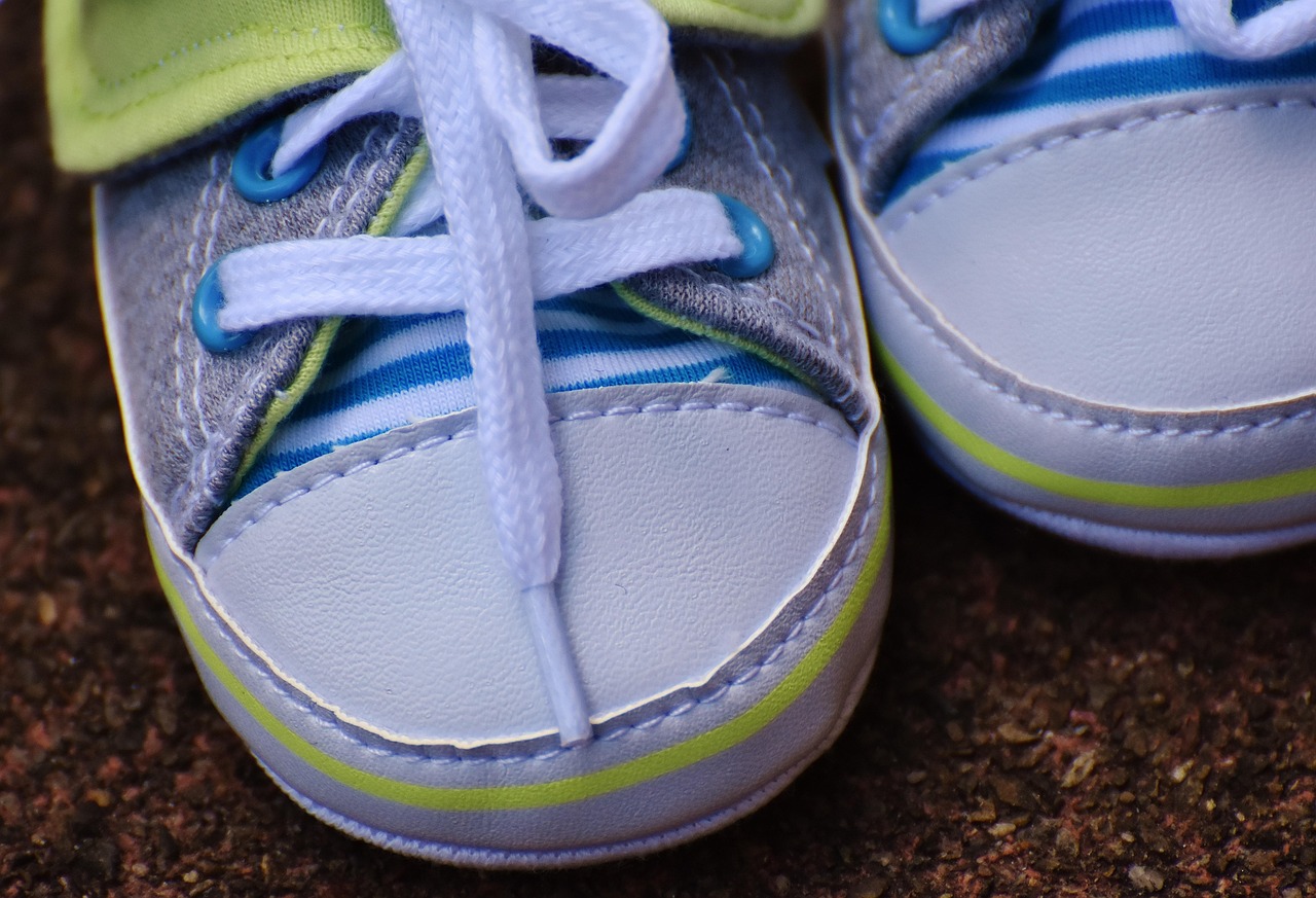 最新爆火鞋款,潮流引领,个性展现的魅力之选