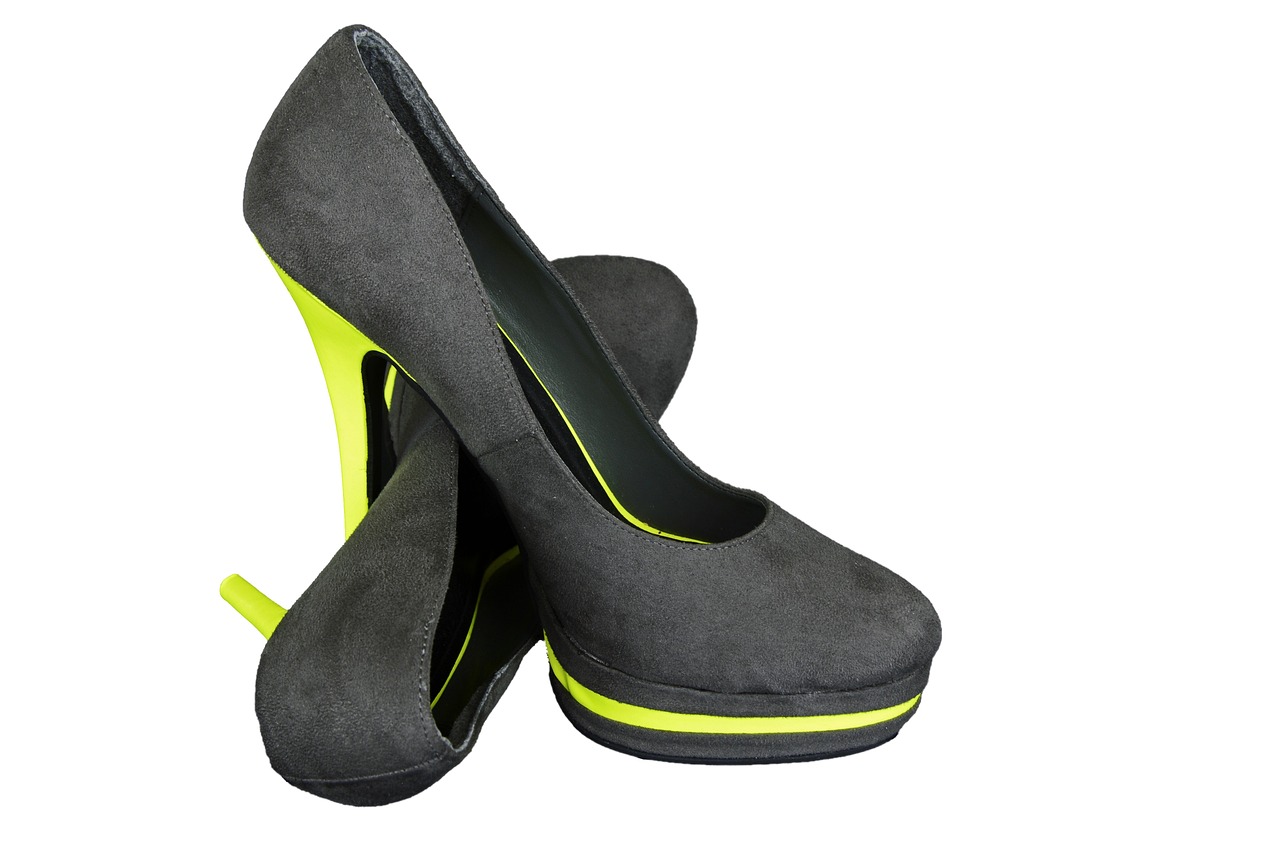 最新流行马丁靴,时尚风潮中的独特魅力展现