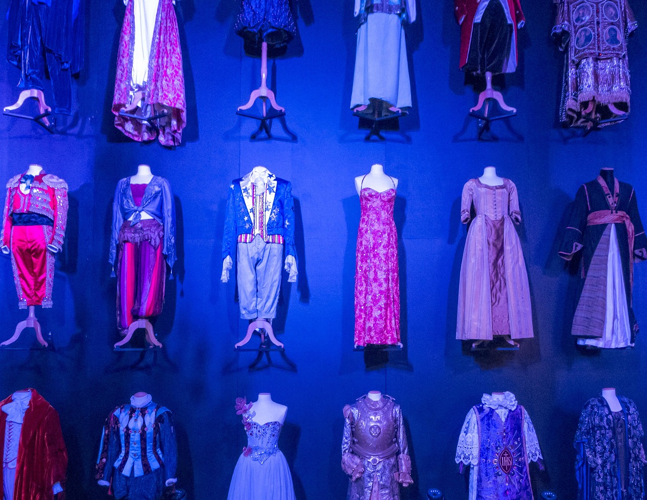 老秦相声的最新魅力展现,精彩不断!