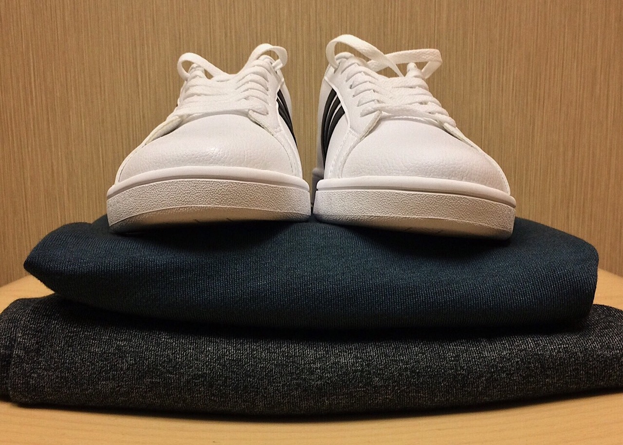 时尚与科技融合,最新系列太空鞋亮相!