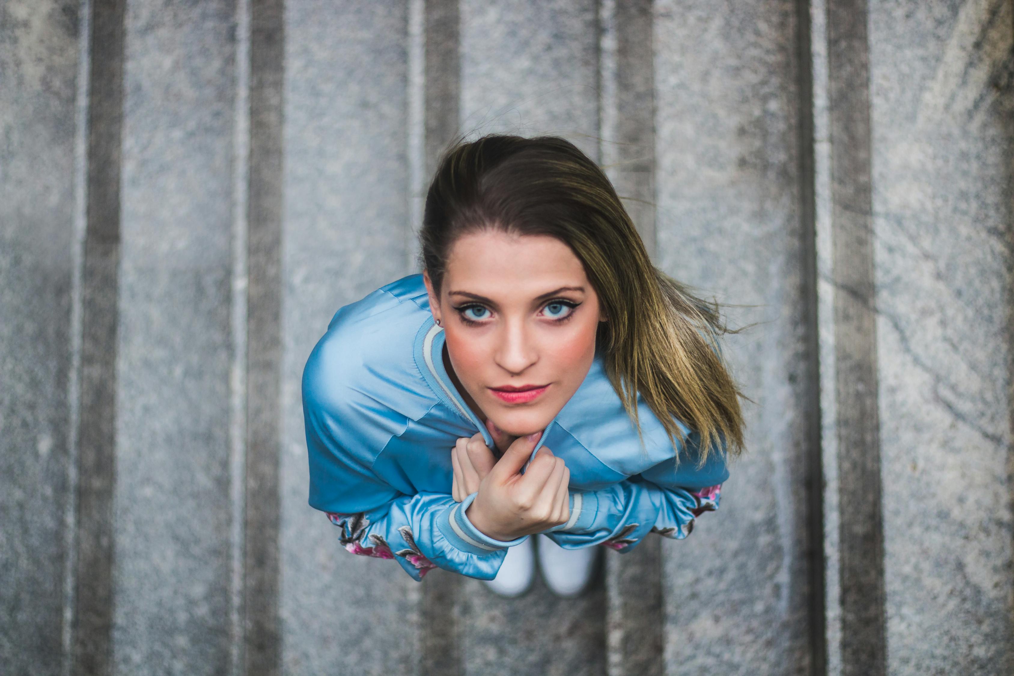 刘丛丹最新图片展示,魅力与风采并存